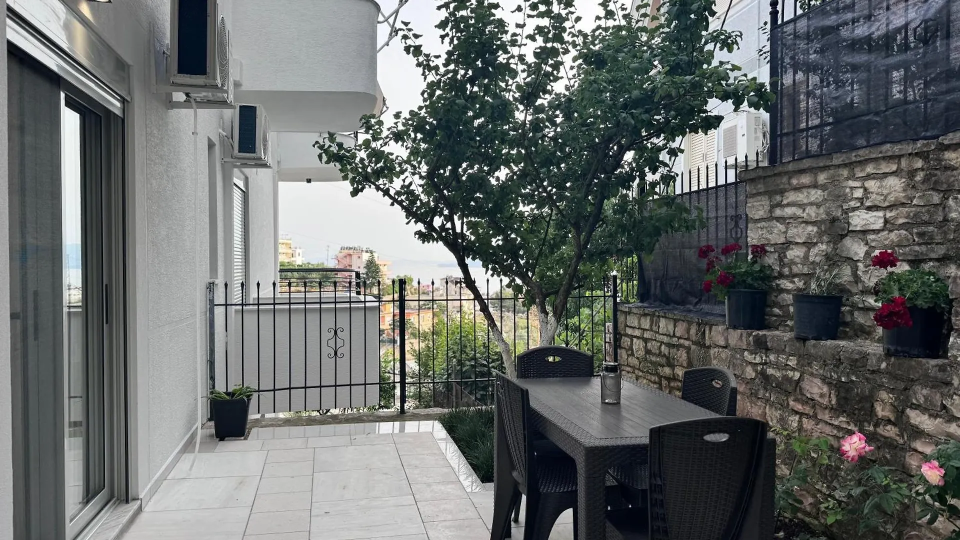 Sunset Hill Apartments Sarandë
