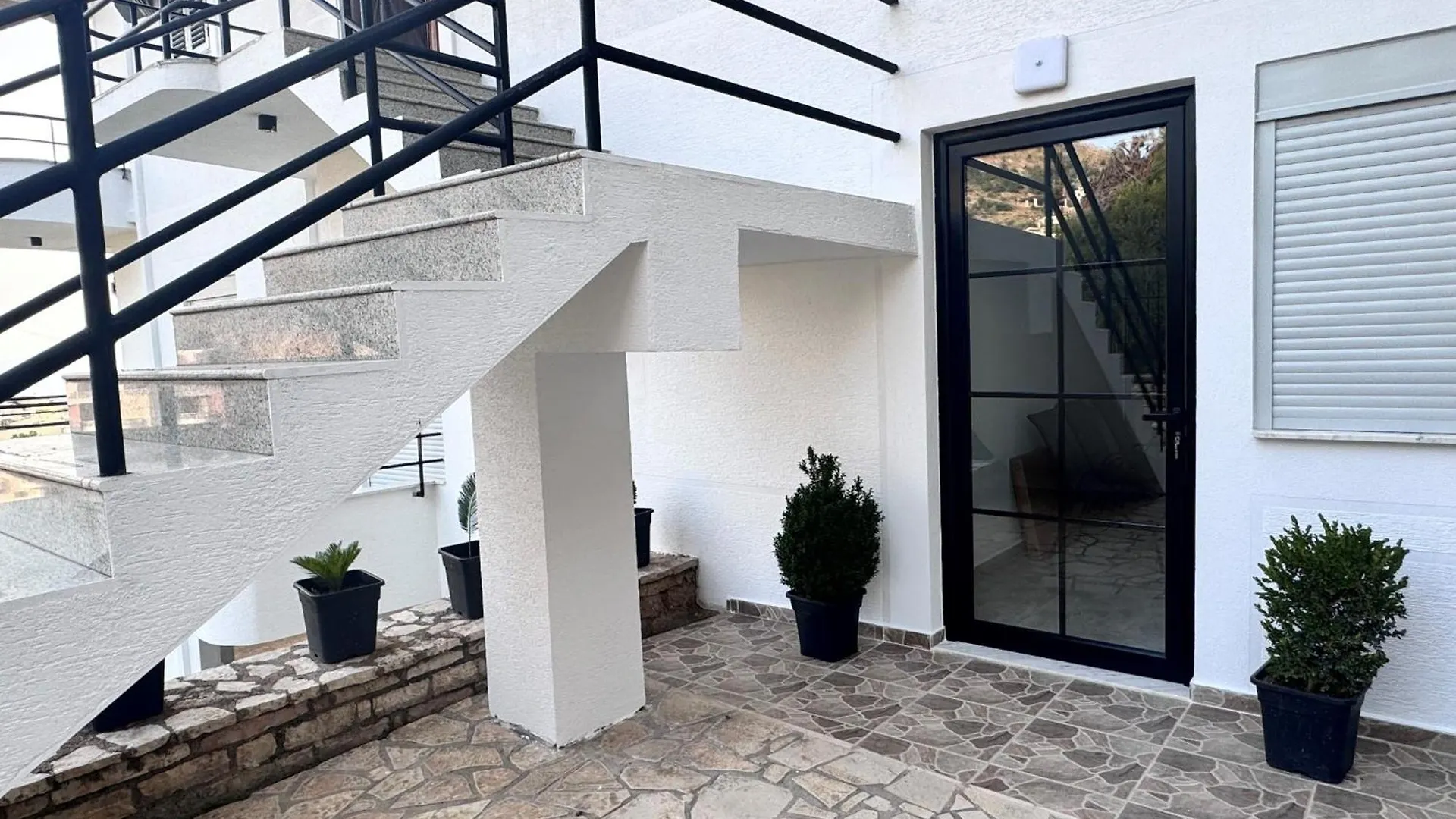 Sunset Hill Apartments Sarandë
